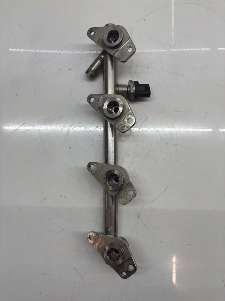 Rampa inyectora Mercedes-Benz 2.0 Hybrid C 350 E M274.920 274.920 A2740700995