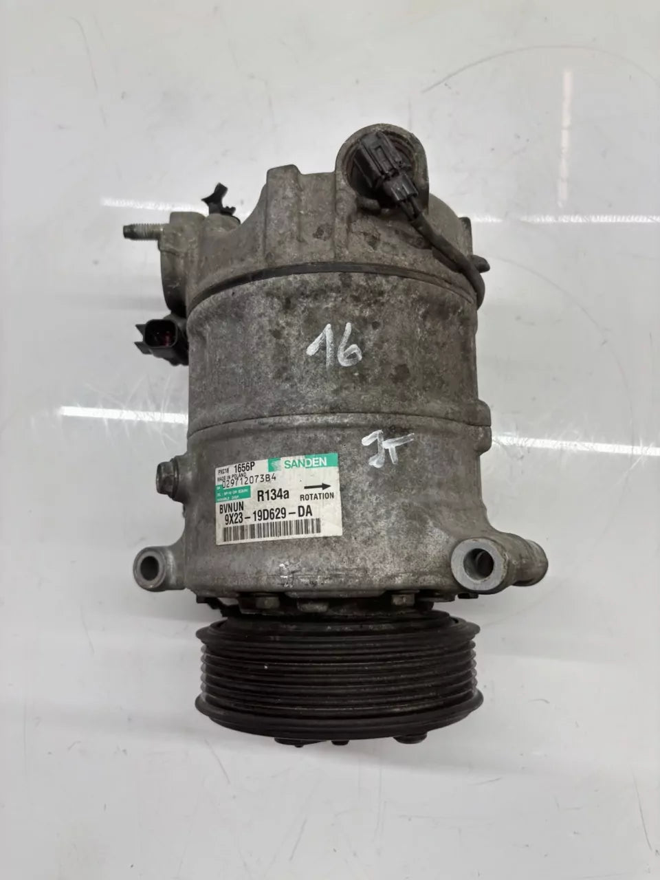 Compresor de aire acondicionado Land Rover Discovery 3.0 TD V6 306DT 9X23-19D629-DA