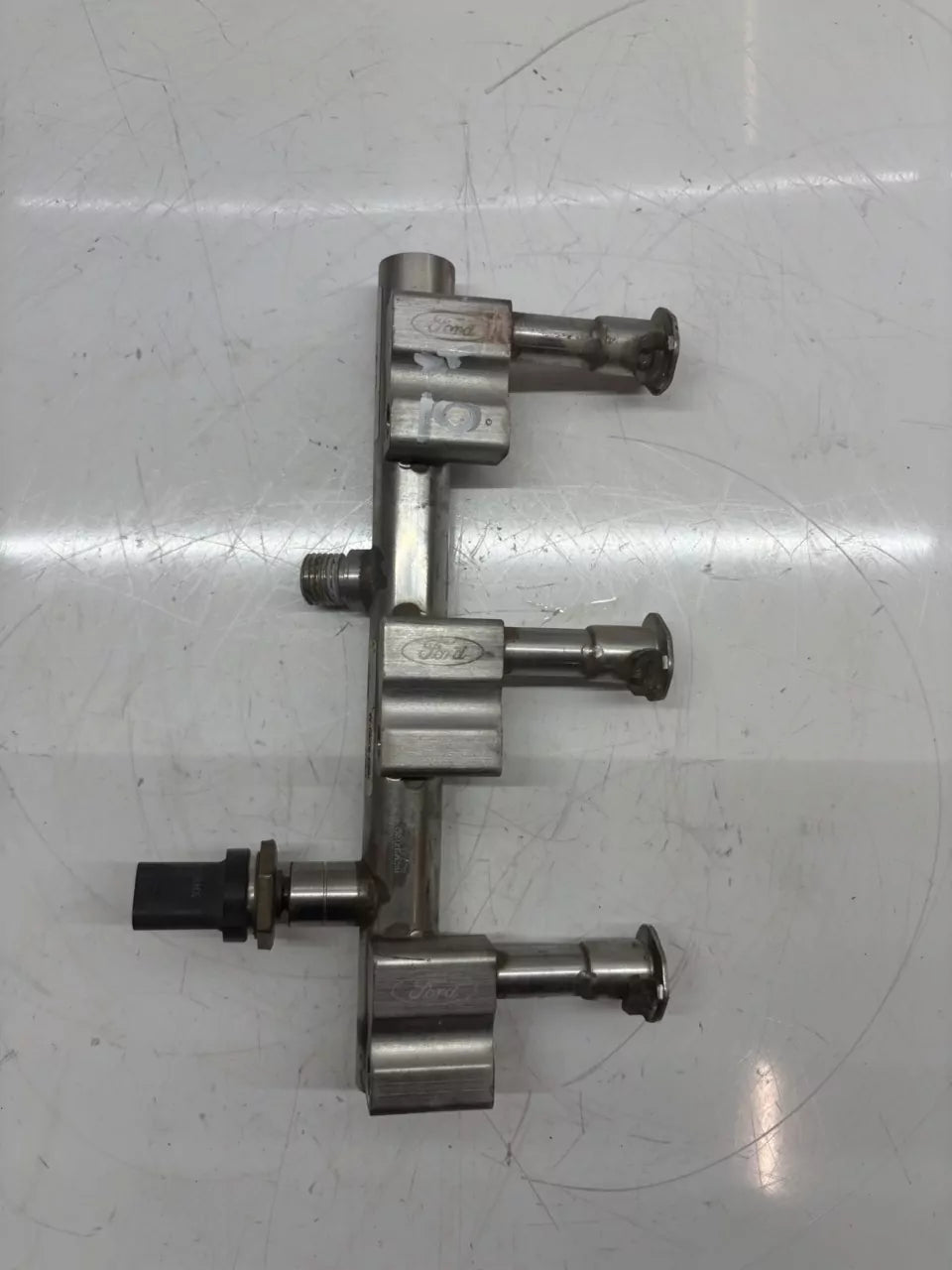 Rampa inyectora Ford Fiesta VII 1.0 EcoBoost M0JB H6BG-9D280-AA