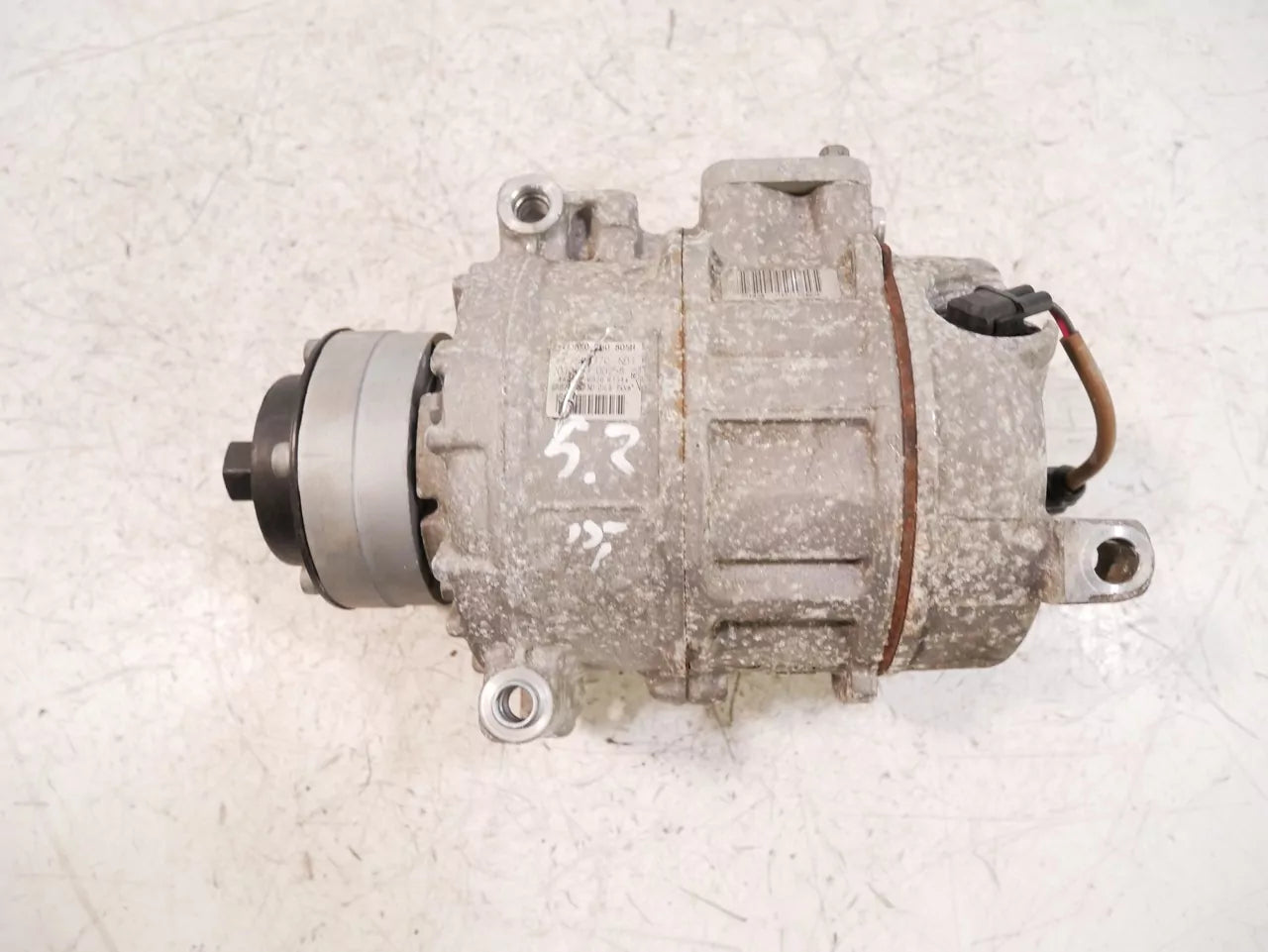 Compresor de aire acondicionado Audi 4,2 V8 Quattro CAUA CAU 8K0260805H