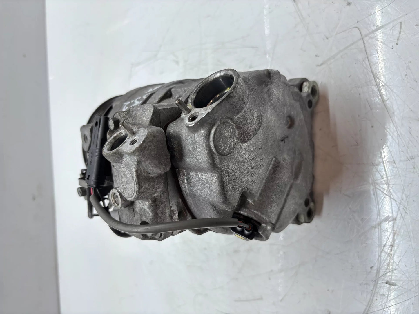 Compresor de aire acondicionado BMW Serie 6 F13 F12 F06 3.0 d 640d N57D30B N57 9399059