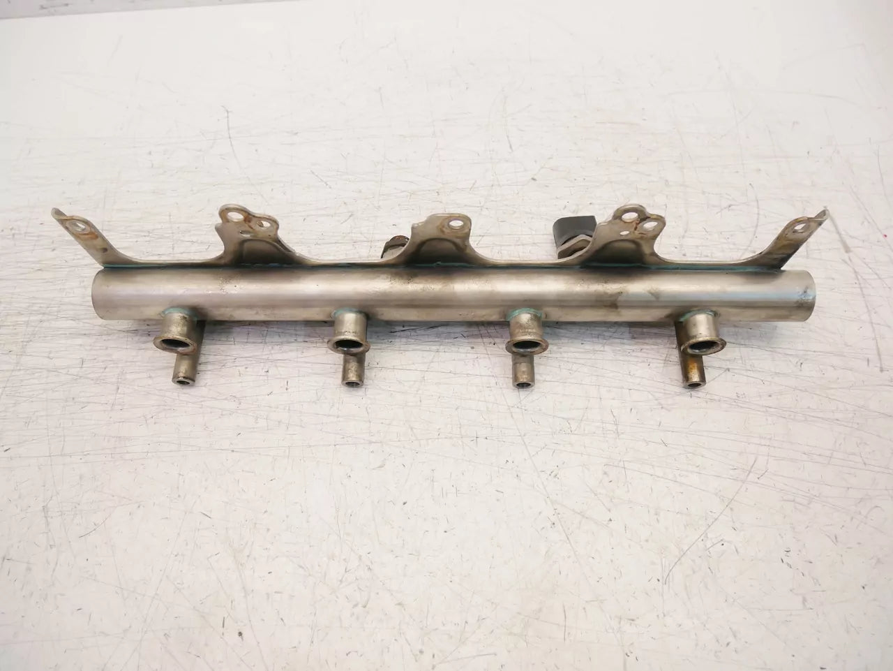 Rampa de inyectores Audi Seat Skoda Volkswagen 2,0 TFSI BWA 06F133317L
