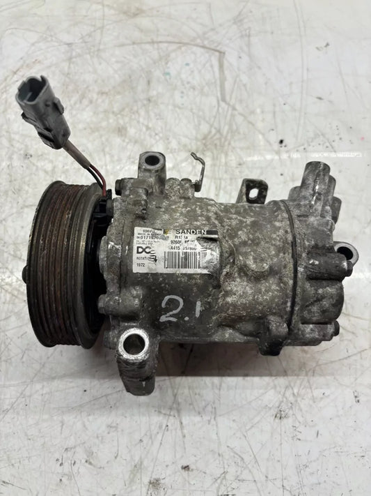 Compresor de aire acondicionado Mercedes-Benz 1,5 CDI OM608.915 608.915 OM608 K9K872 A4158307800