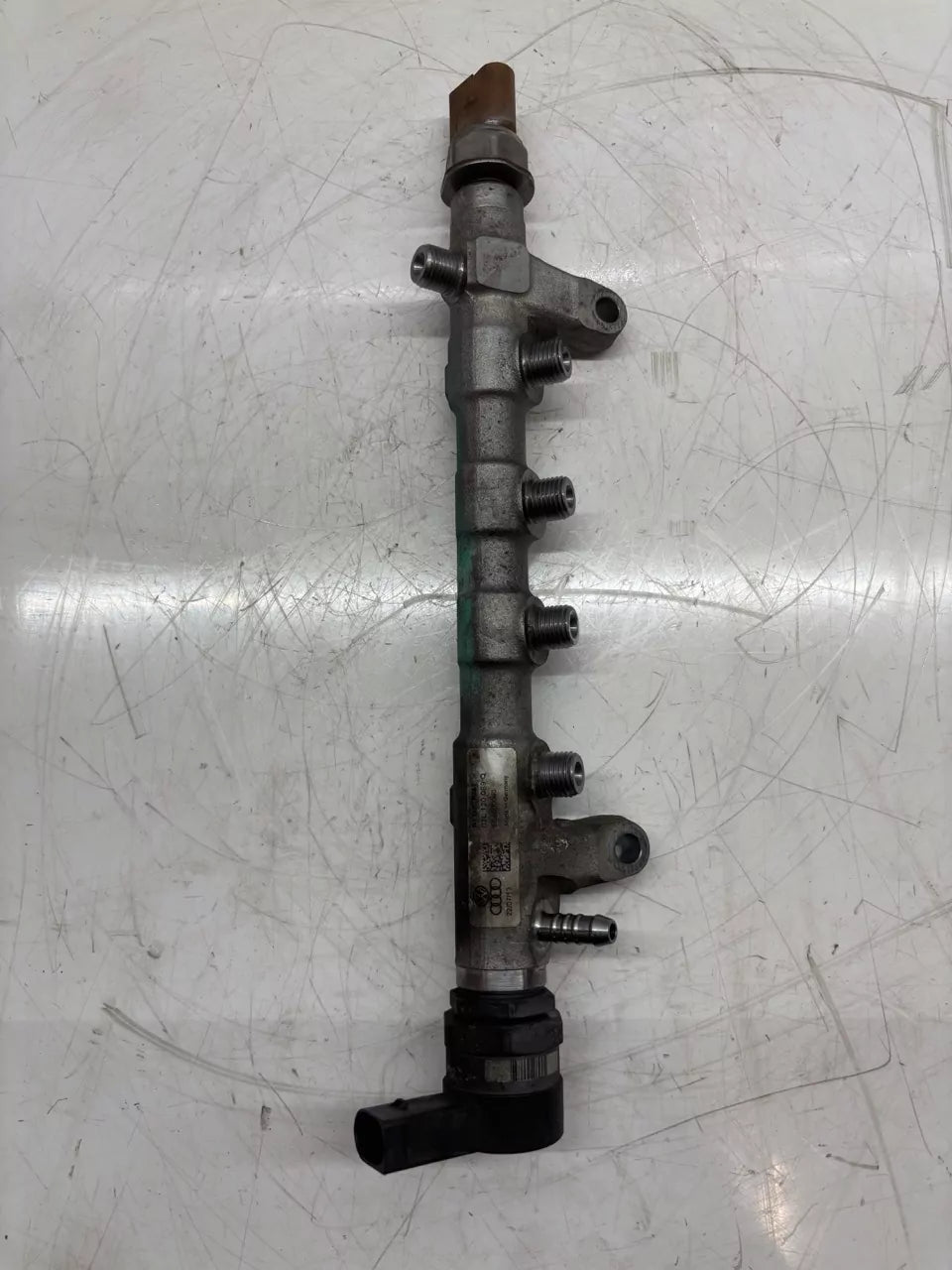 Rampa inyectora Audi 2,0 TDI CGLC CGL 03L130089Q