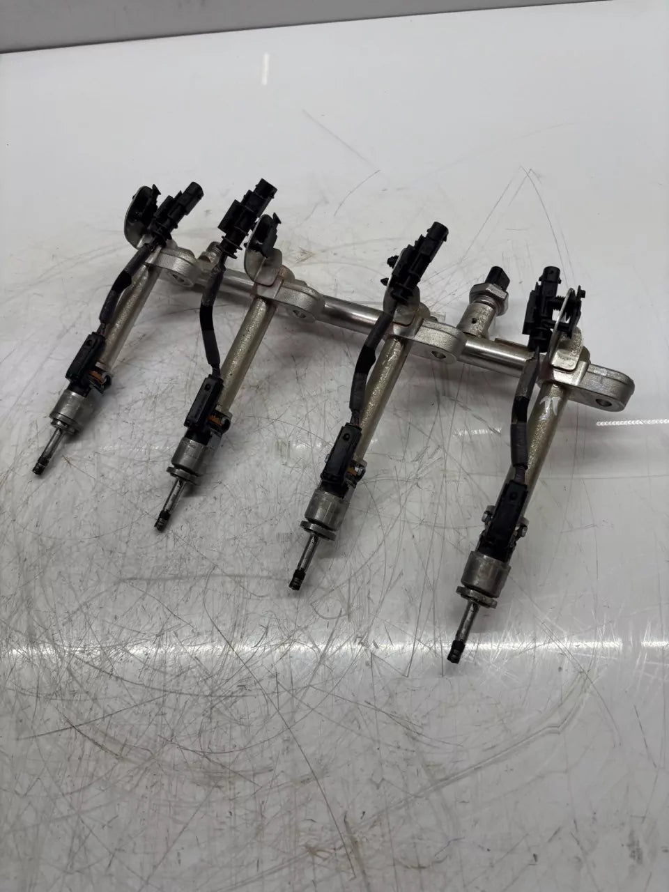 Rampa de inyectores Volvo 2,0 B4 Hybrid B420T5 31478395