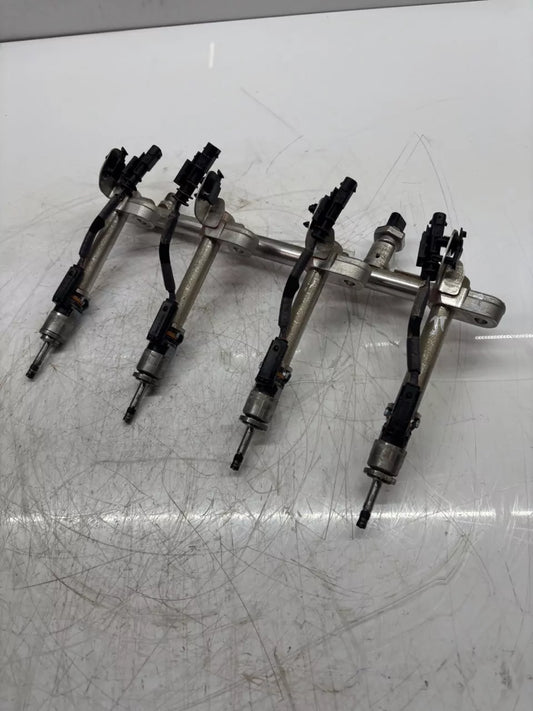 Rampa de inyectores Volvo 2,0 B4 Hybrid B420T5 31478395