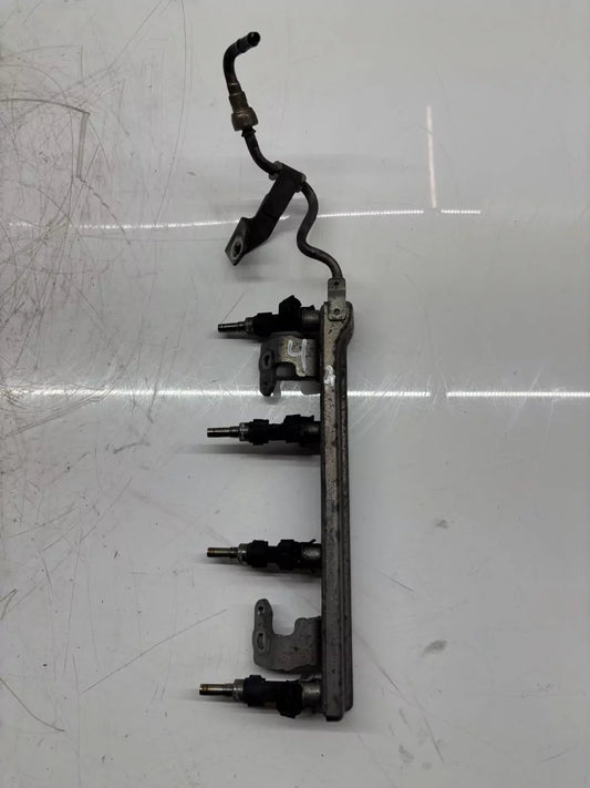 Rampa de inyectores Nissan 1,6 gasolina HR16DE HR16 17520ED00A