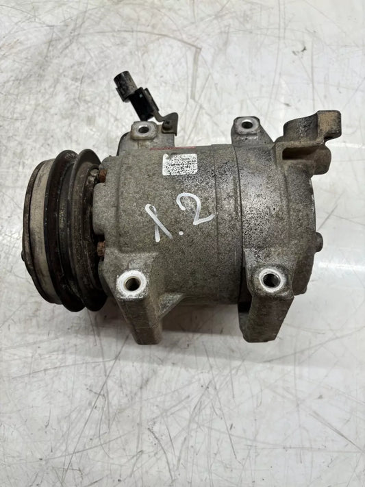 Compresor de aire acondicionado Mitsubishi 2,5 DI-D 4D56T 4D56-T MN123626