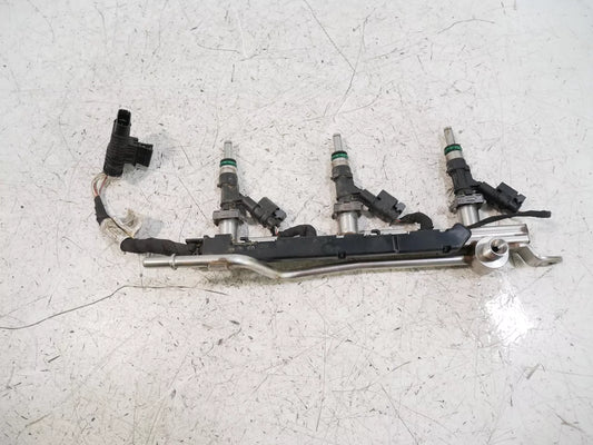 Rampa de inyectores BMW 1,5 xDrive 30e B38A15P XB2231O0 8489638