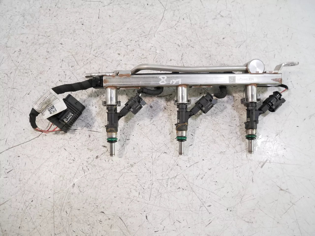 Rampa de inyectores BMW 1,5 xDrive 30e B38A15P XB2231O0 8489638