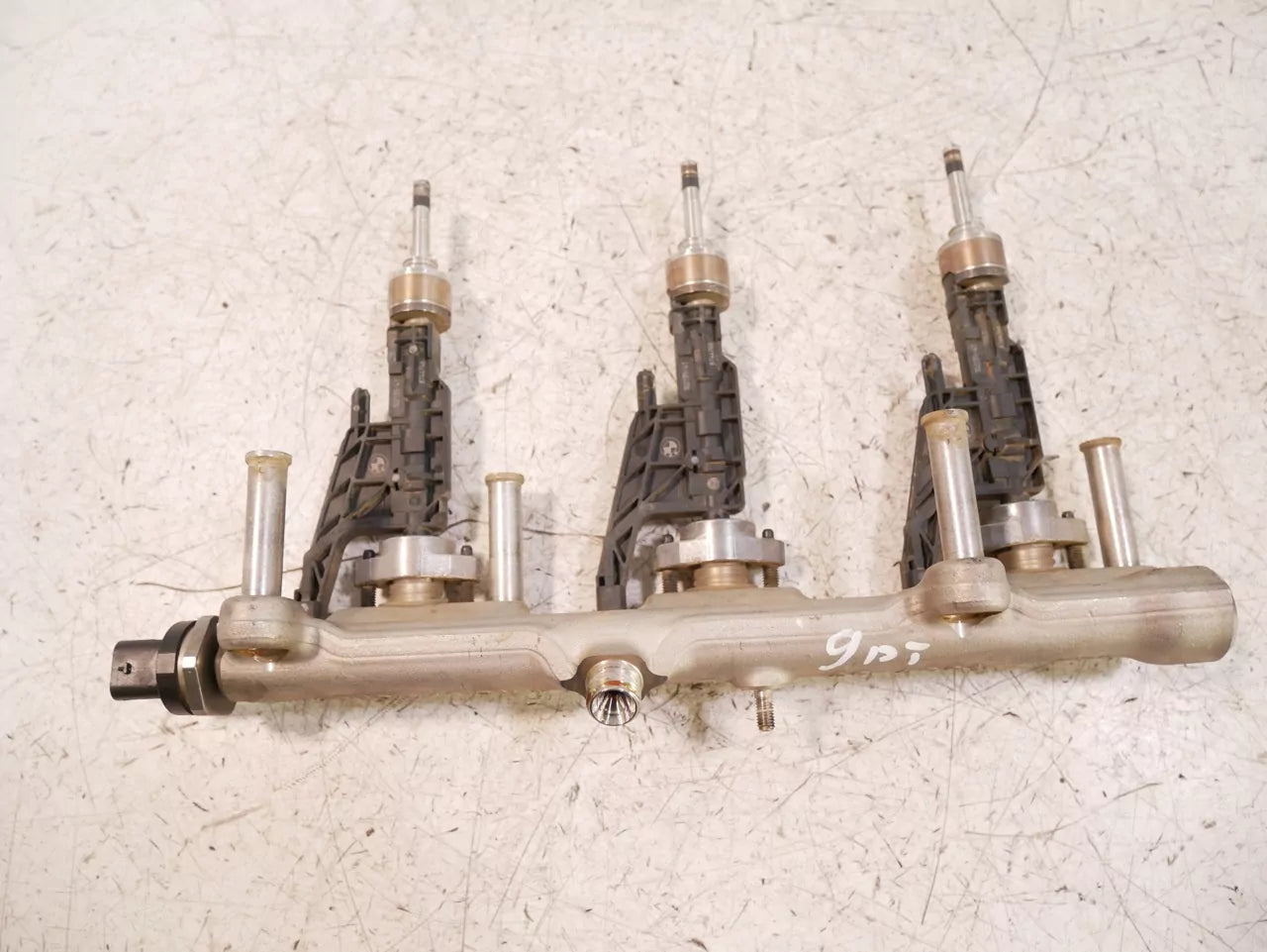 Rampa de inyectores BMW 1,5 xDrive 30e B38A15P XB2231O0 8665631