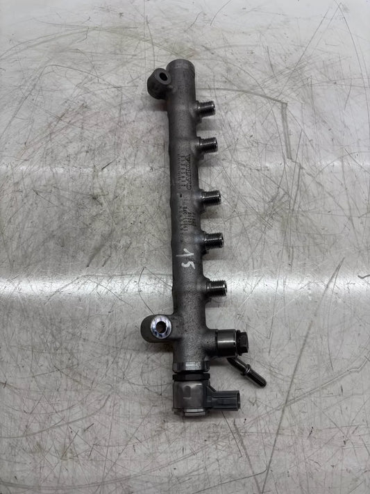 Rampa inyectora Volvo 2,0 Diesel D4204T16 31303612