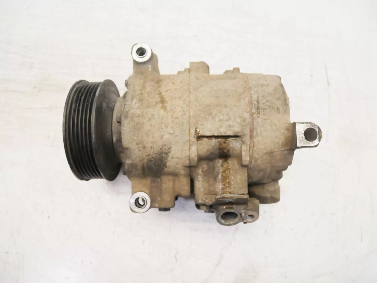 Compresor de aire acondicionado Volkswagen 2,0 TDI CAAB CAA 7E0820803G