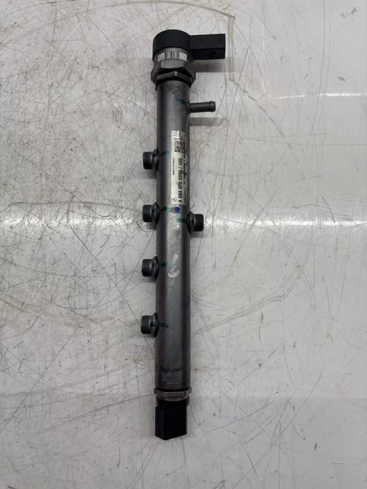Rampa inyectora Mercedes-Benz 2,0 E220d OM654.920 654.920 OM654 A6540700095