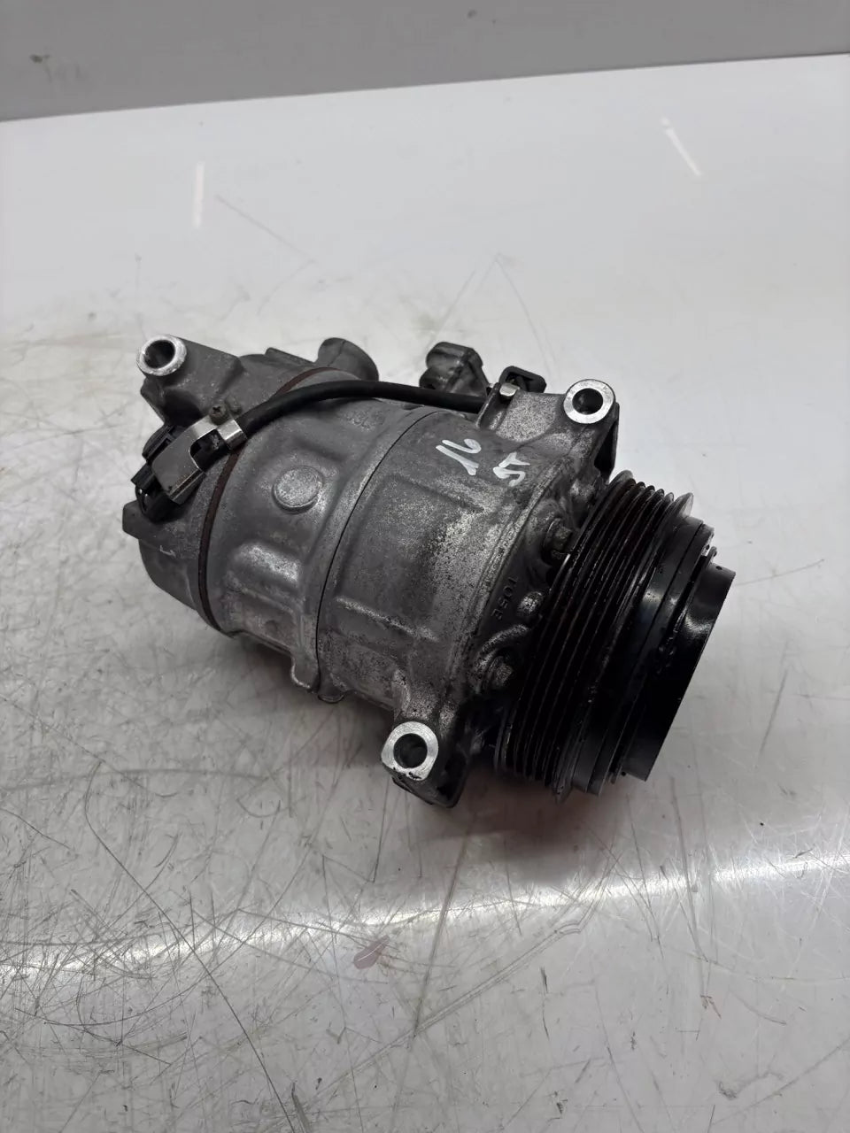 Compresor de aire acondicionado Mercedes-Benz 2,0 E220d OM654.920 654.920 OM654 A0008304500