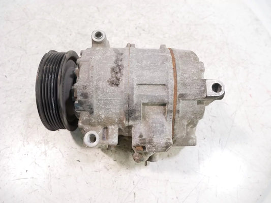 Compresor de aire acondicionado Volkswagen 2,5 TDI CEEB CEE 2E0820803D