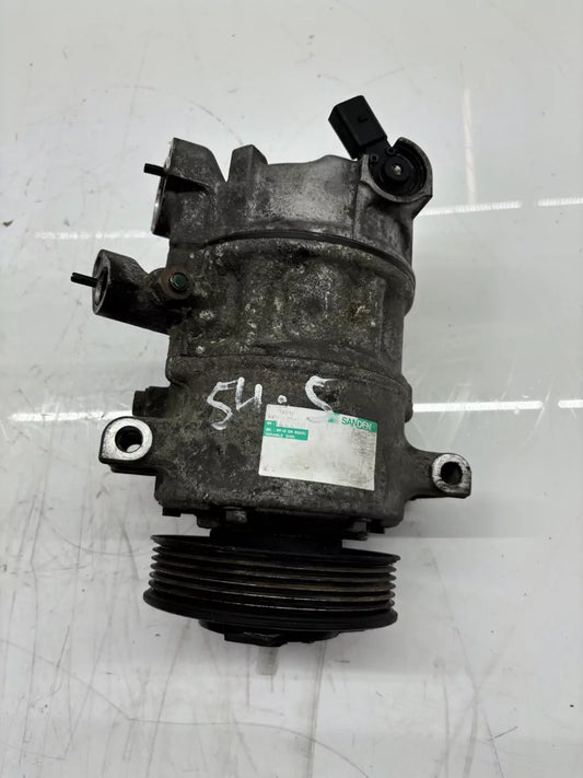 Compresor de aire acondicionado Volkswagen Audi 2,0 TDI CBAB CBA 5N0820803