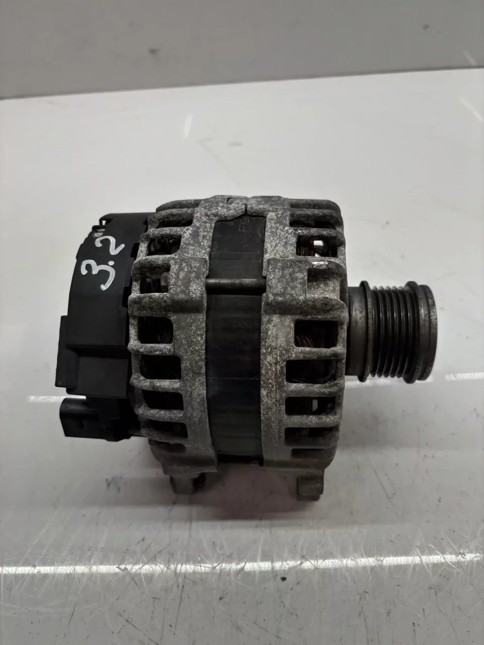 Alternador Volkswagen Seat 2,0 TDI DLTA DLT 04L903023J