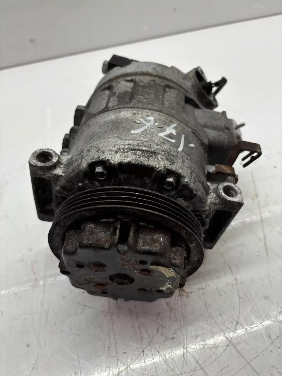 Compresor de aire acondicionado BMW Serie 7 E65 E66 E67 3.6 V8 gasolina 735i N62B36A 9175481