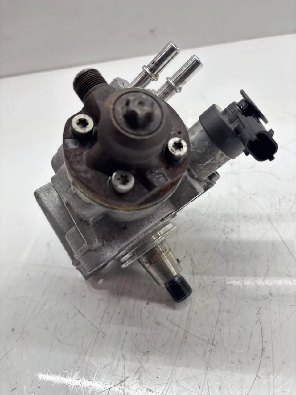 Bomba de alta presión Citroen Peugeot 1.6 BlueHDI BH02 BHY DV6FD 9811347380