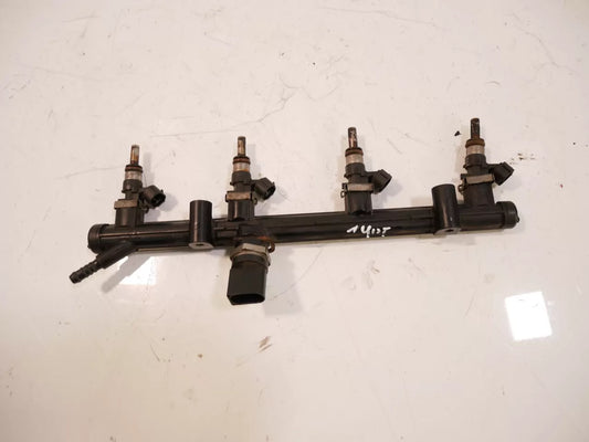 Rampa inyectora Audi TT FV3 FV9 2.0 TFSI CHHC CHH 06K133681A