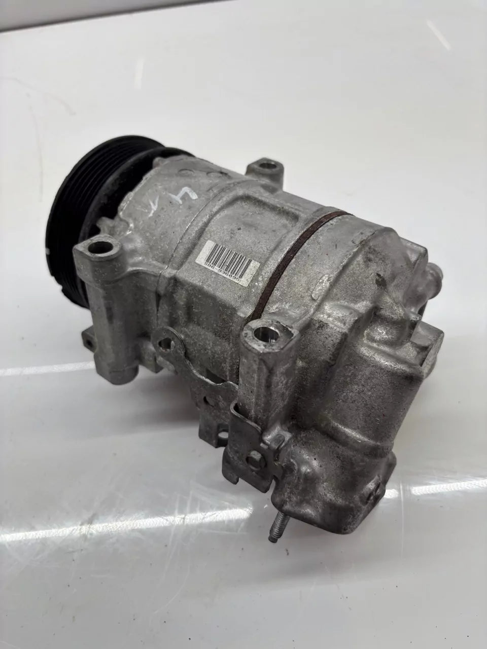 Compresor de aire acondicionado – Peugeot 308 MK2 1.6 HDi DV6FD BHY 9645655880