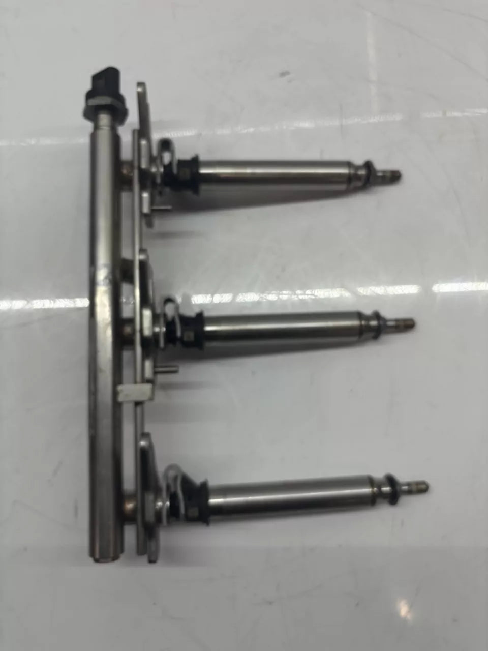 Rampa inyectora Mercedes-Benz A207 C207 3.5 V6 E350 M276.957 276.957 A276703395