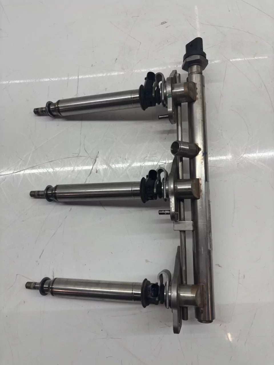 Rampa inyectora Mercedes-Benz A207 C207 3.5 V6 E350 M276.957 276.957 A276703395