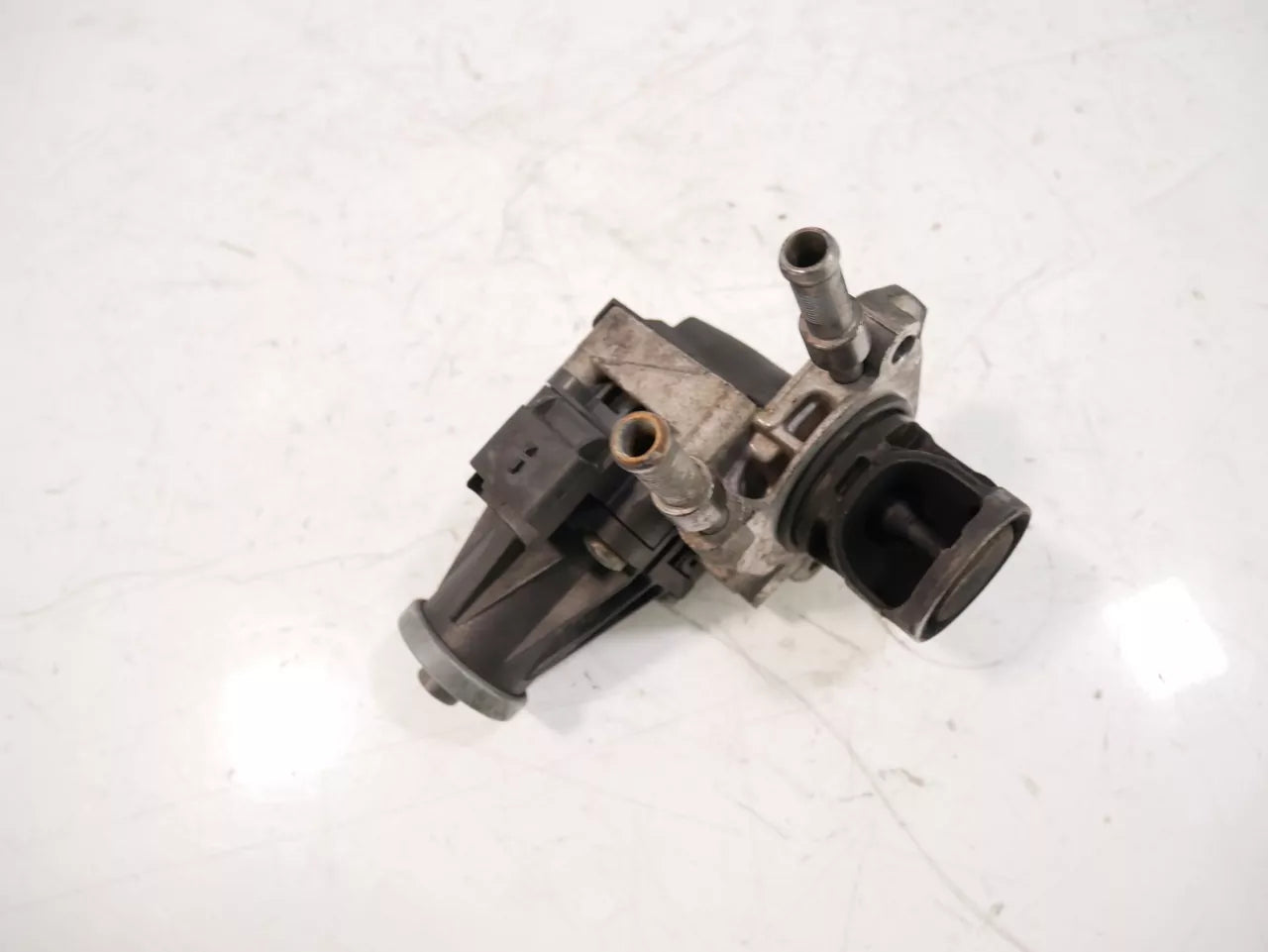 Válvula EGR Citroen Peugeot 1.5 BlueHDI YHY DV5RD YH01 9829870080