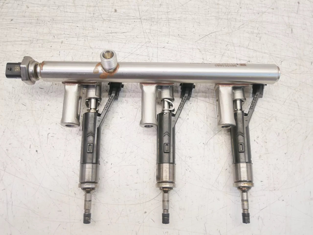 Riel inyector Citroen Peugeot C3 C5 1.2 HNS EB2ADTS HN05 9811353880