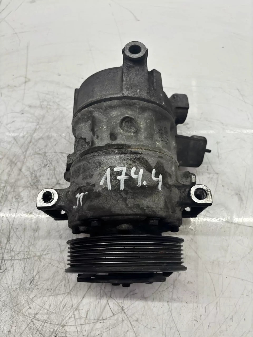 Compresor de aire acondicionado Seat Skoda Volkswagen Yeti Caddy Touran 2.0 TDI CFJA CFJ 5N0820803C