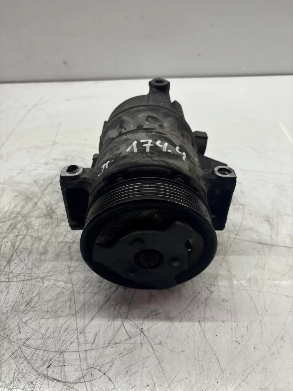 Compresor de aire acondicionado Seat Skoda Volkswagen Yeti Caddy Touran 2.0 TDI CFJA CFJ 5N0820803C