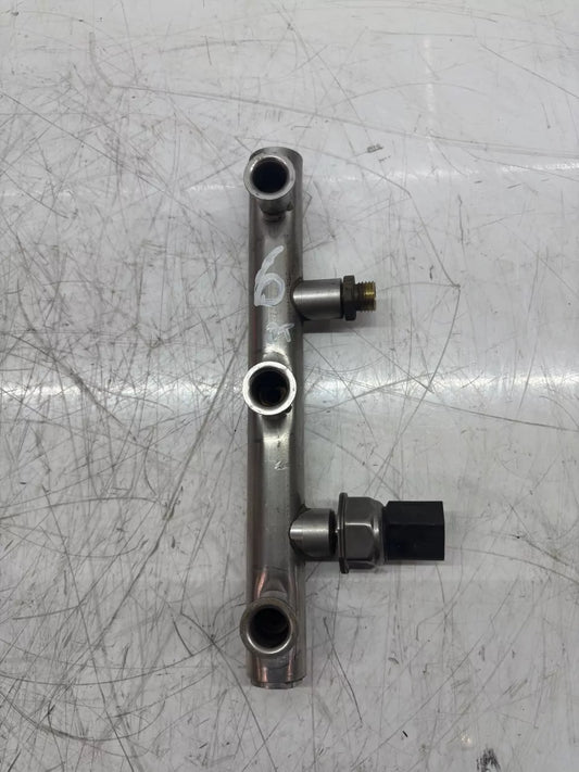 Tubo de raíl Audi Q5 8RB 3.2 FSI CALB CAL 06E130089D