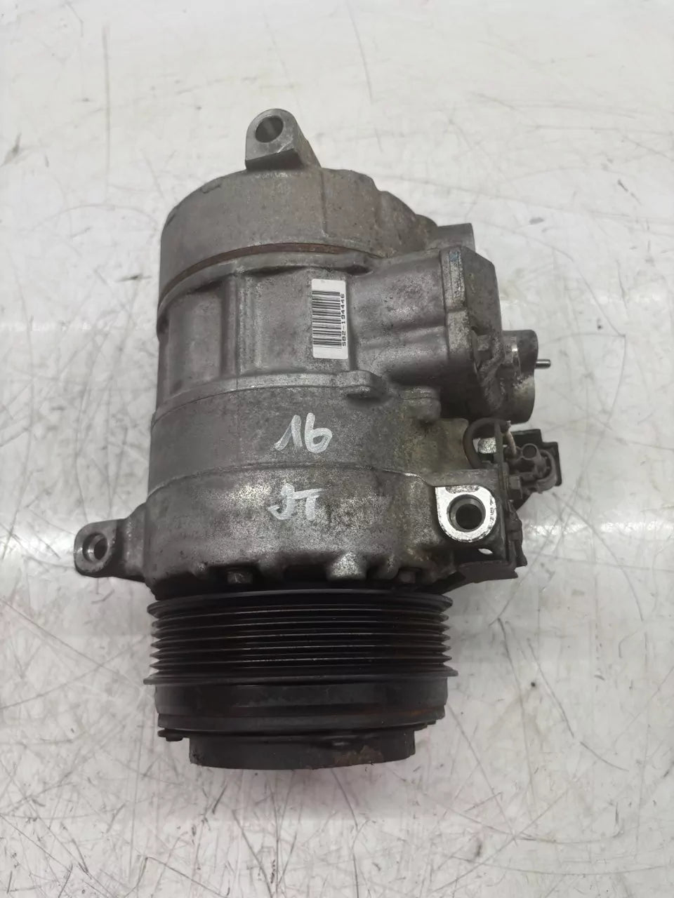 Compresor de aire acondicionado Mercedes-Benz Clase E 2.2 CDI OM651.911 OM651 A0109905004