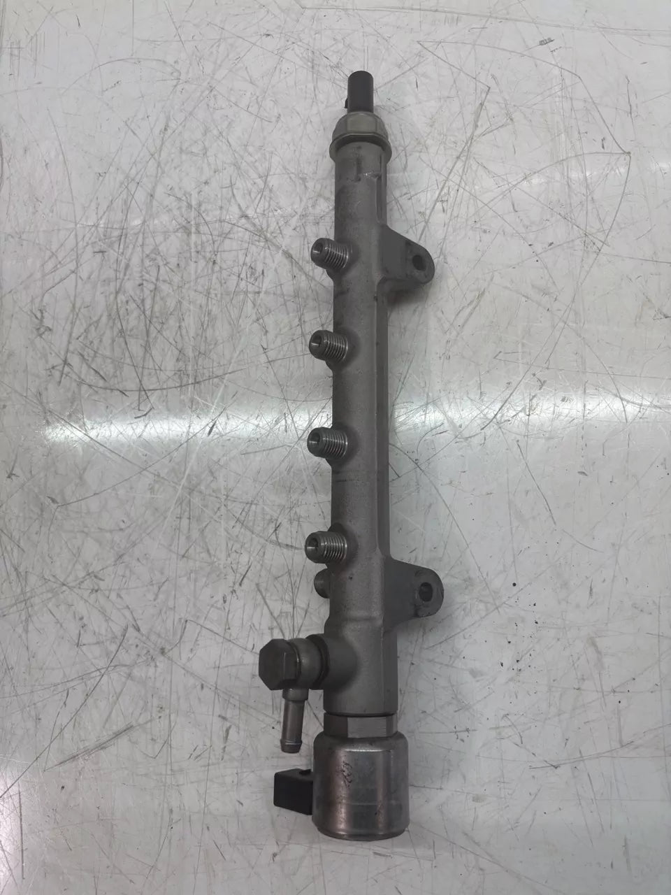 Tubo de raíl Mercedes-Benz Clase E 2.2 CDI OM651.911 OM651 651.911 A6510700495