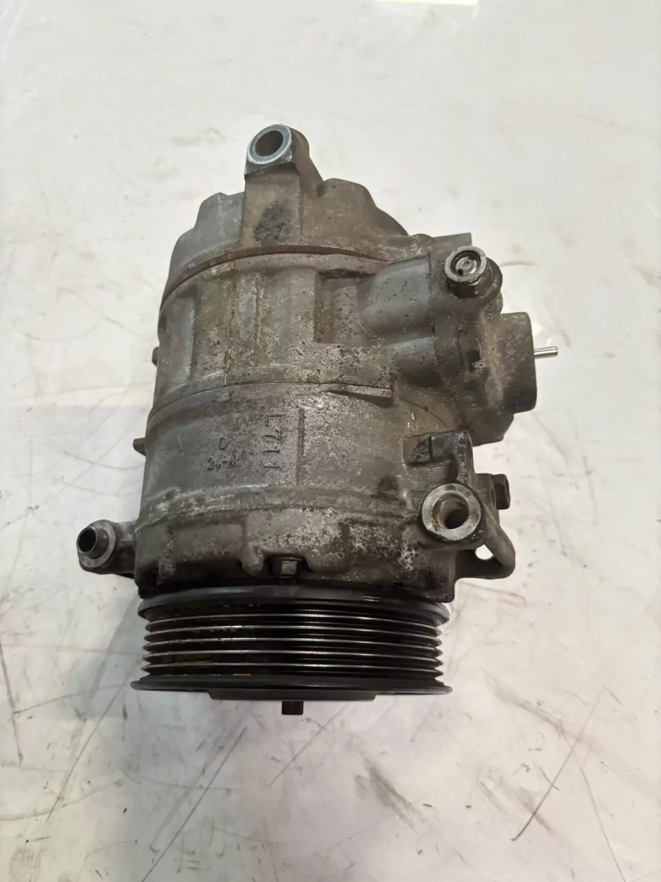 Compresor de aire acondicionado Jaguar XF I X250 4.2 V8 SV82G 8X23-19D629-CA