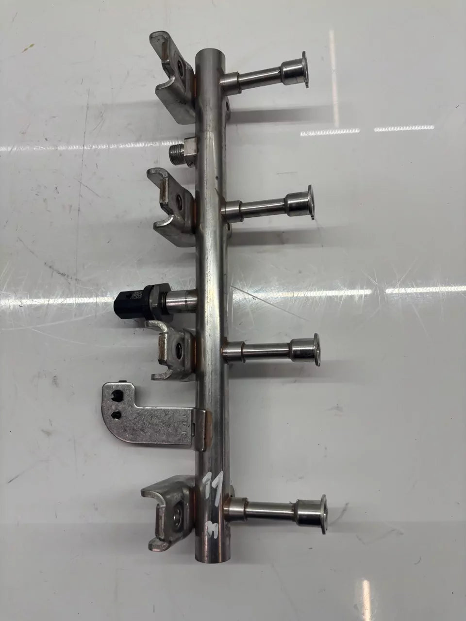 Rampa inyectora de combustible Jaguar F-Pace X761 2.0 Ti4 PT204 AJ20P4 H4P3-9G774-BB