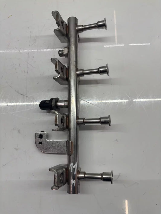Rampa inyectora de combustible Jaguar F-Pace X761 2.0 Ti4 PT204 AJ20P4 H4P3-9G774-BB