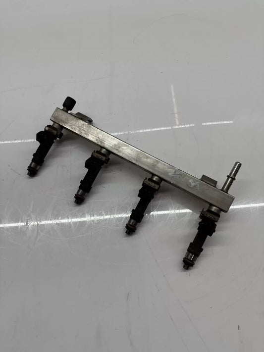 Rail de inyectores Opel Corsa 1.2 gasolina A12XER LDC 55562258