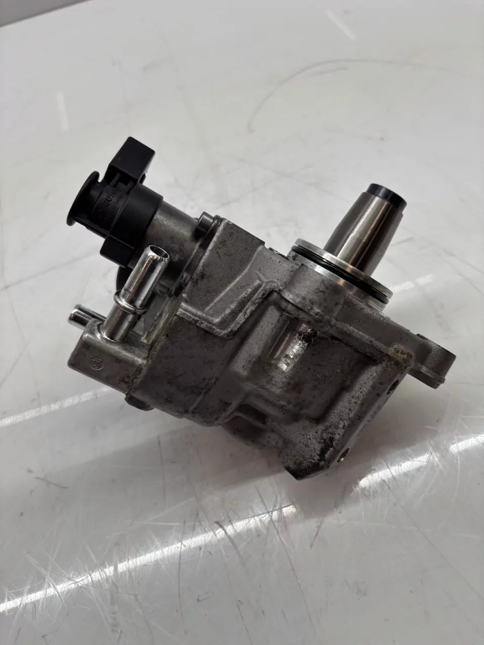 Bomba de alta presión BMW Serie 5 F10 F11 2.0 d 518d B47D20A B47 8511626