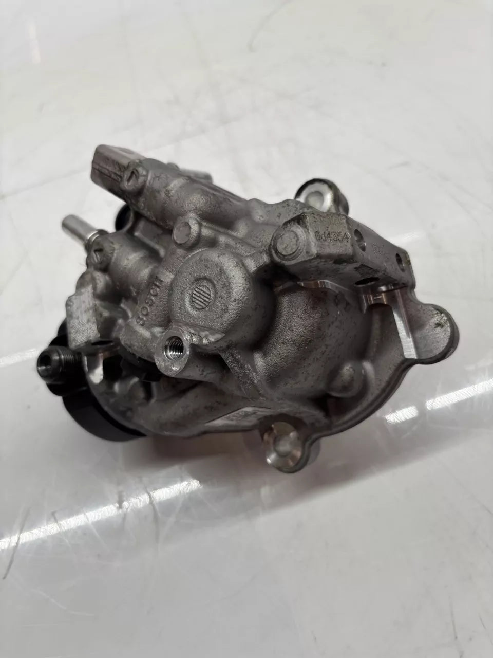 Bomba de alta presión BMW Serie 5 F10 F11 2.0 d 518d B47D20A B47 8511626