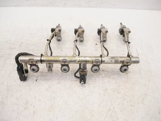 Rampa inyectora Opel Astra K 1.4 Turbo T B14XFT LE2 HU701620322