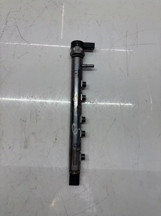 Tubo de raíl BMW Serie 1 F20 F21 2.0 118d d N47D20C N47 7809127