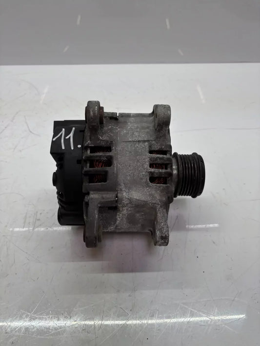 Alternador Volkswagen Golf Passat 2.0 TDI CBDC CBD 03L903023E