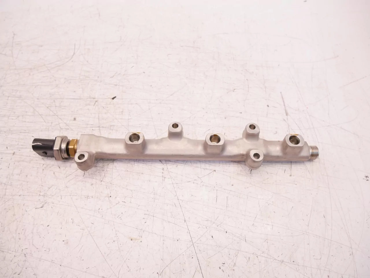 Rampa inyectora Audi Seat A1 Ibiza 1.0 TSI gasolina DKRF DKR 04C133320G