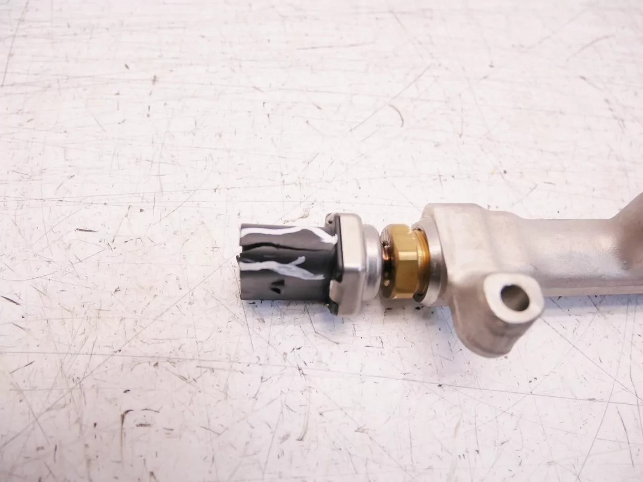 Rampa inyectora Audi Seat A1 Ibiza 1.0 TSI gasolina DKRF DKR 04C133320G