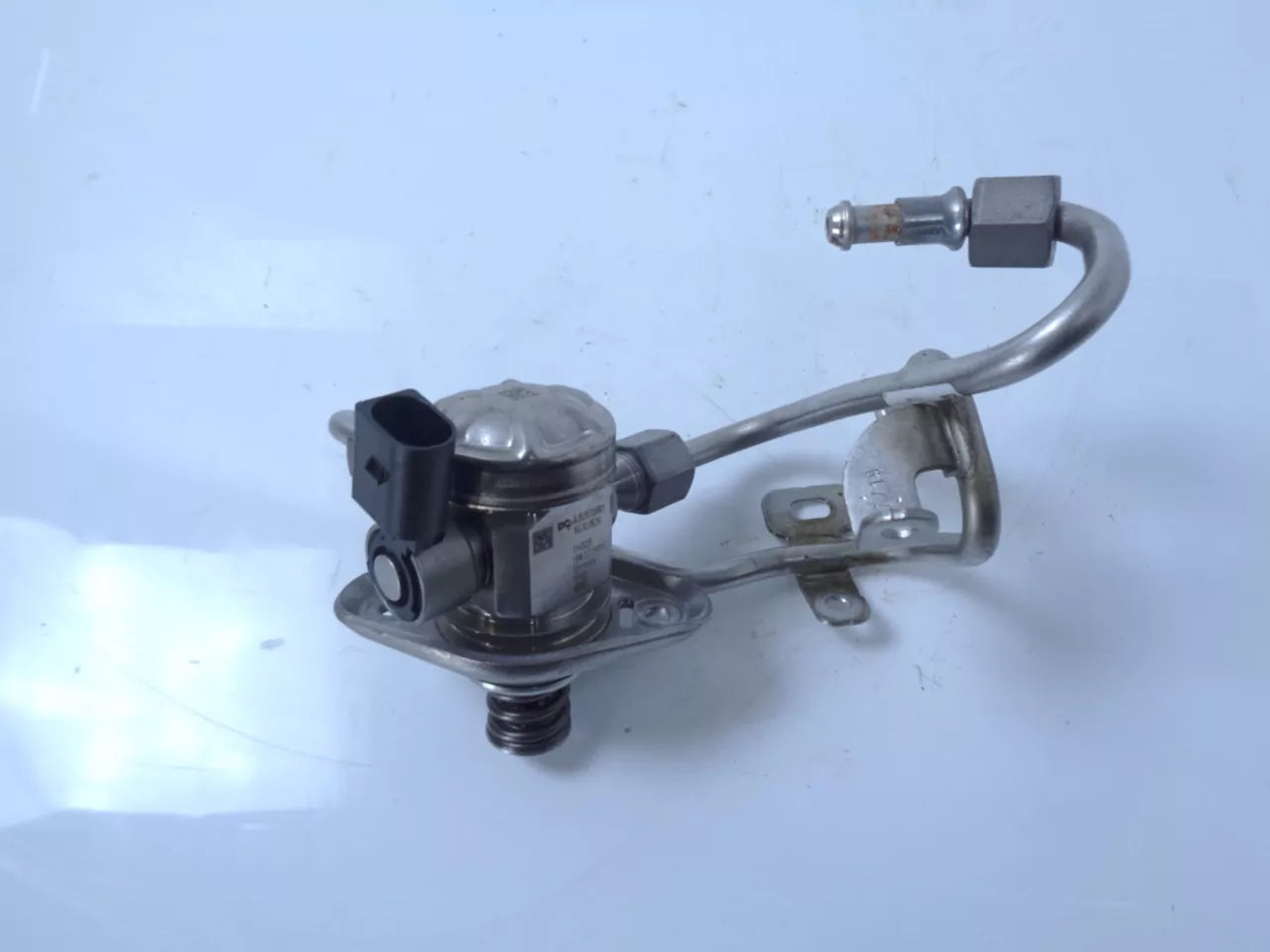 Bomba de combustible Nissan Qashqai MK2 1.3 DIG-T HR13DDT HR13 166303162R