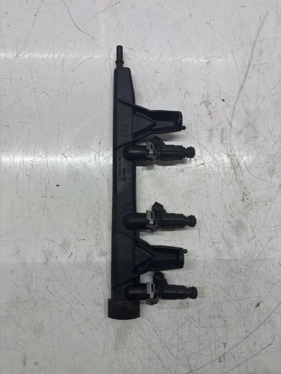 Carril del inyector Peugeot Citroen 1.2 VTi EB2 HMZ HM01 9676020480