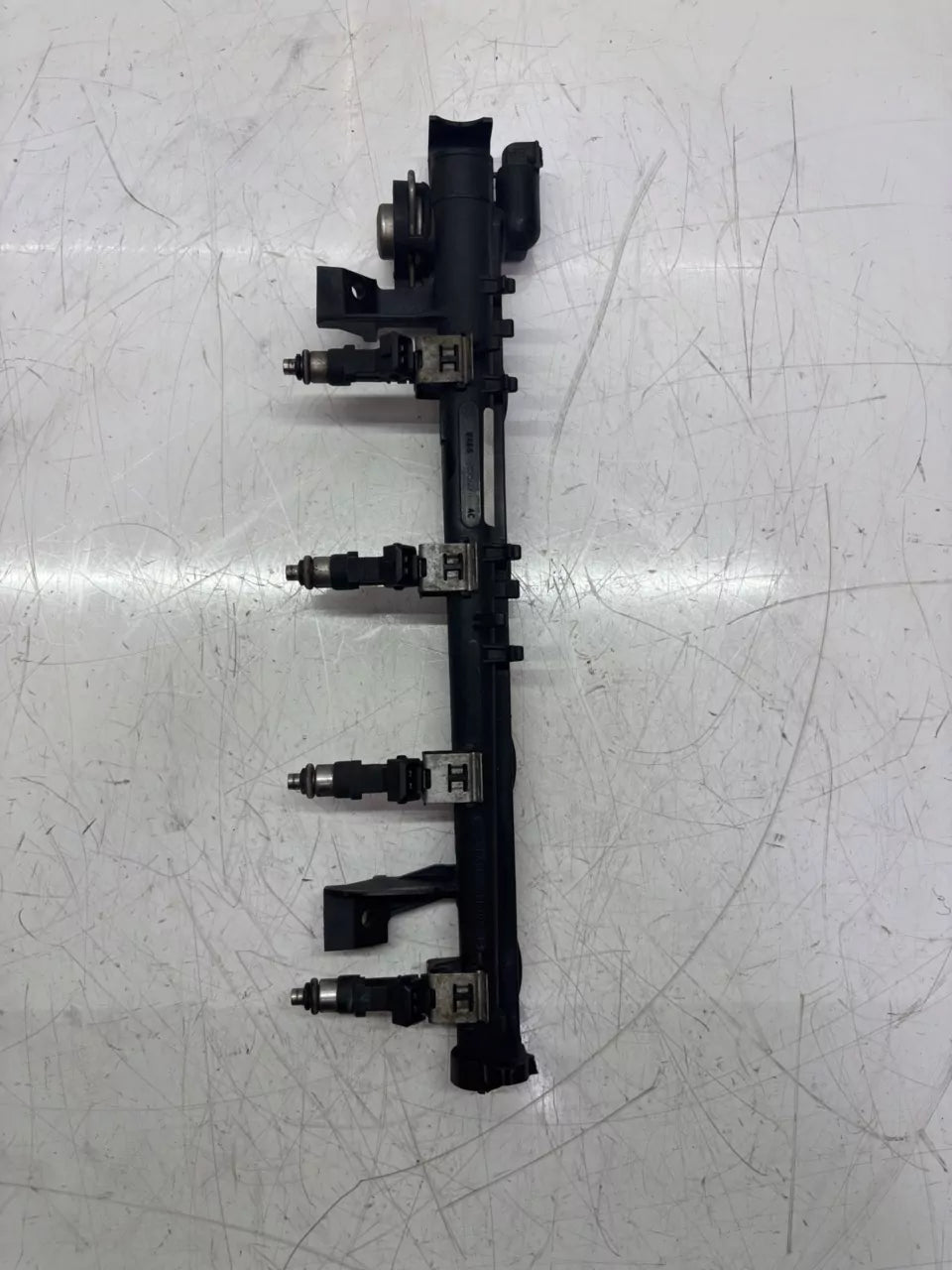 Barra de inyectores Ford Fiesta 1.25 gasolina SNJB C12HDEZ 8AGG-9H487-AC