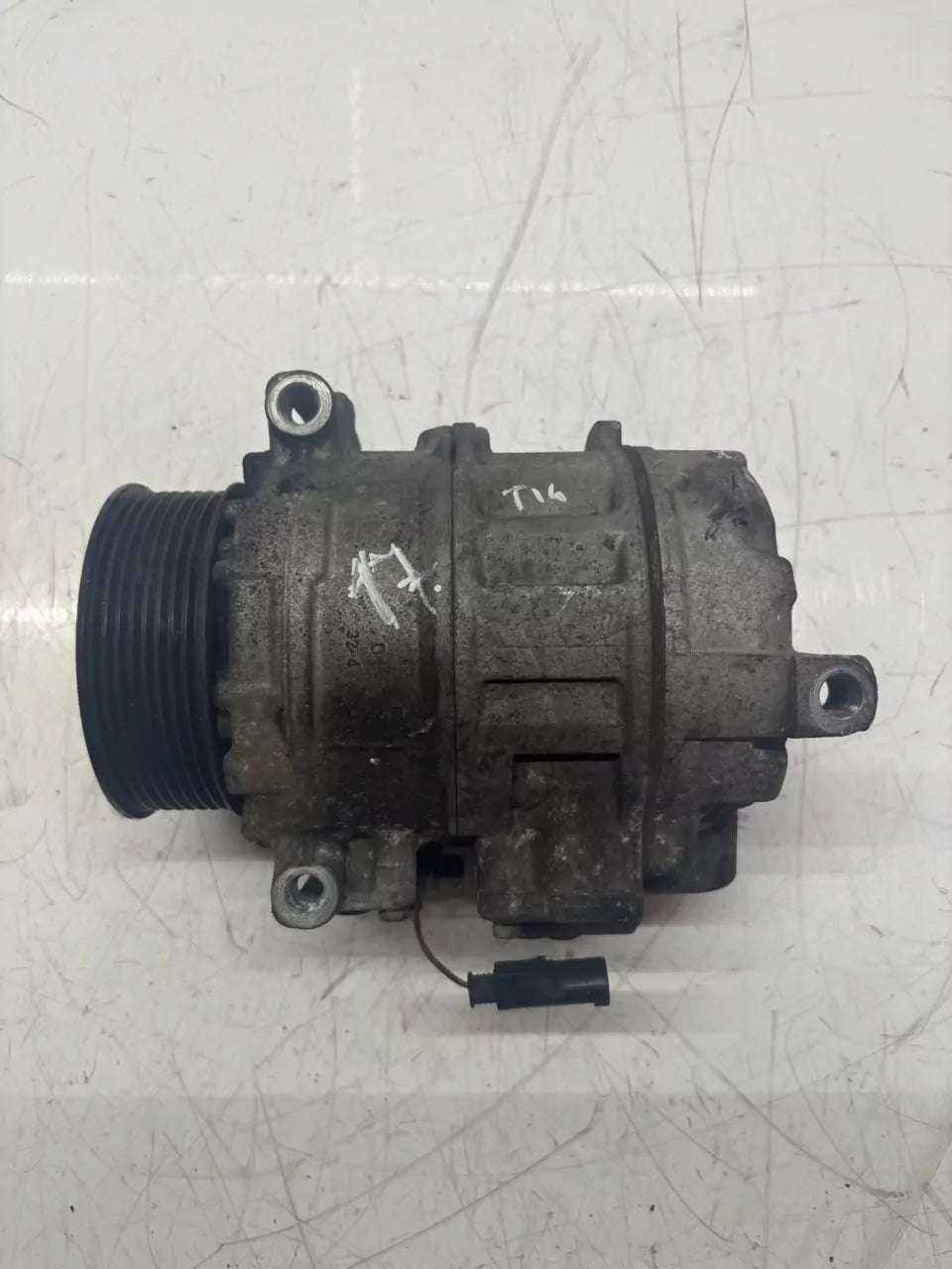 Compresor de aire acondicionado Mercedes-Benz Clase R 3.0 CDI OM642.950 642.950 A0012308311